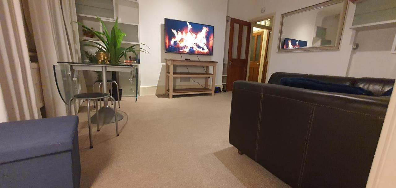 Walk To London Bridge En Suite Apartment With Kitchen Londres Exterior foto